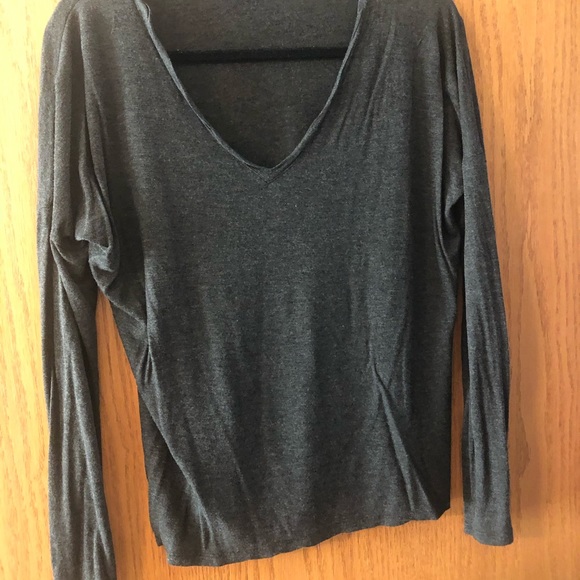 Vince Longsleeve V-Neck tee - Picture 2 of 3